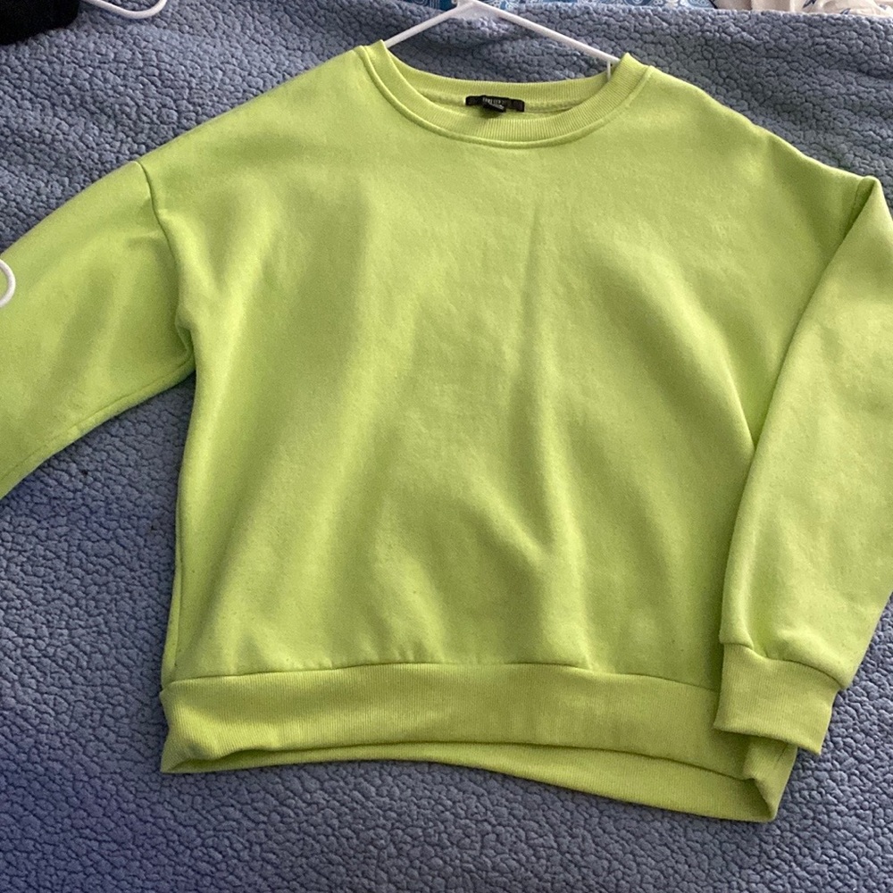 Forever 21 crewneck bright green sweater